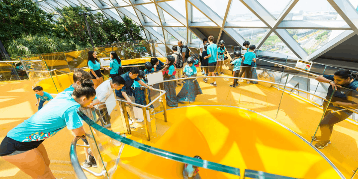 Discovery Slides, Perpaduan Seni Instalasi dan Kegembiraan