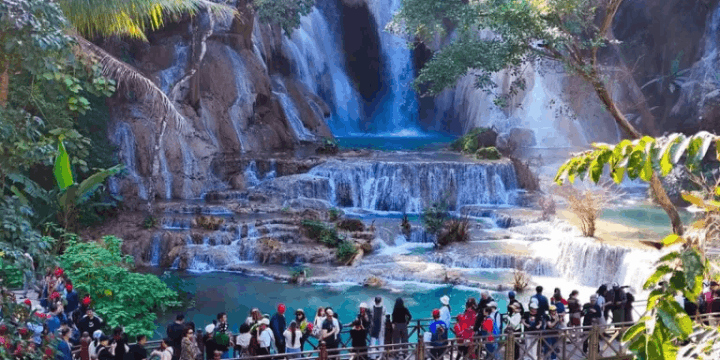 Keajaiban Alam Air Terjun Kuang Si, Surga Berwarna Turkuas