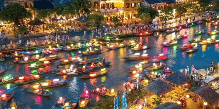 Keajaiban Lampion di Hoi An, Mengubah Malam Menjadi Puisi