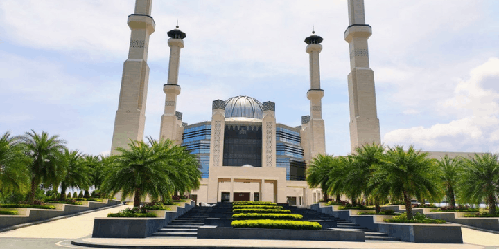 Arsitektur Megah yang Memadukan Tradisi dan Modernitas