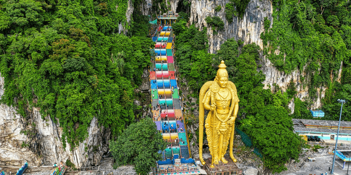 Melampaui Tangga Pelangi, Dark Cave dan Ramayana Cave