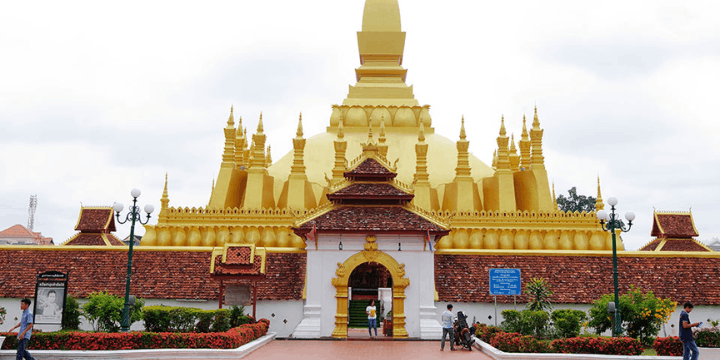 Sejarah Panjang Pha That Luang, Dari Reruntuhan Menuju Kemegahan