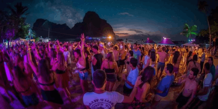 Kehidupan Malam Loh Dalum Bay, Pesta Pantai Tanpa Akhir