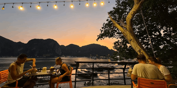 Mencicipi Kuliner Halal dan Vegetarian di Phi Phi