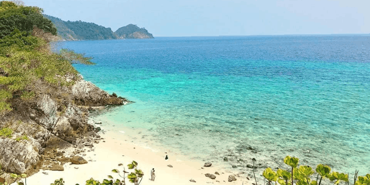 Menghargai Alam, Etika Wisata di Kawasan Konservasi