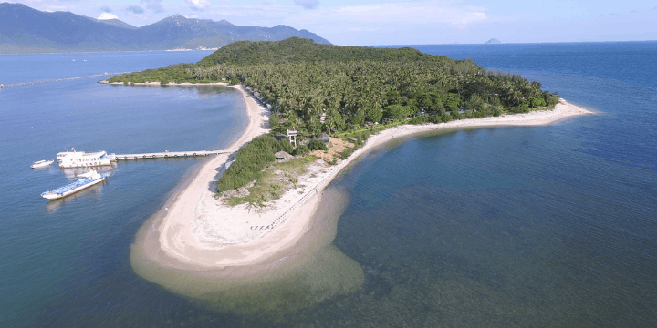 Lokasi Strategis di Jantung Teluk Lan Ha