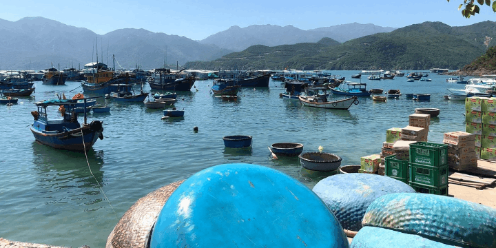 Sensasi Naik Perahu Keranjang